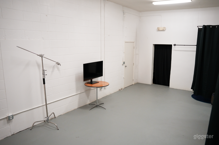  Downtown Oxnard Photography Studio 