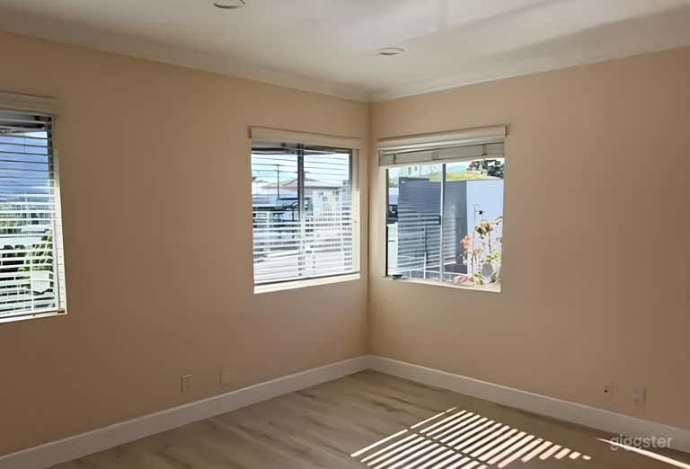  Beige Room for Creative Video Production 