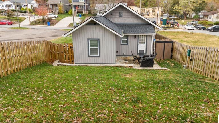  Private Fenced Backyard Retreat 