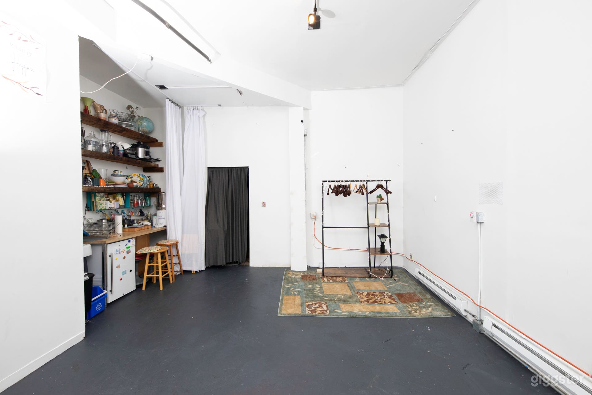 Historical Carriage House Storefront Photo 4