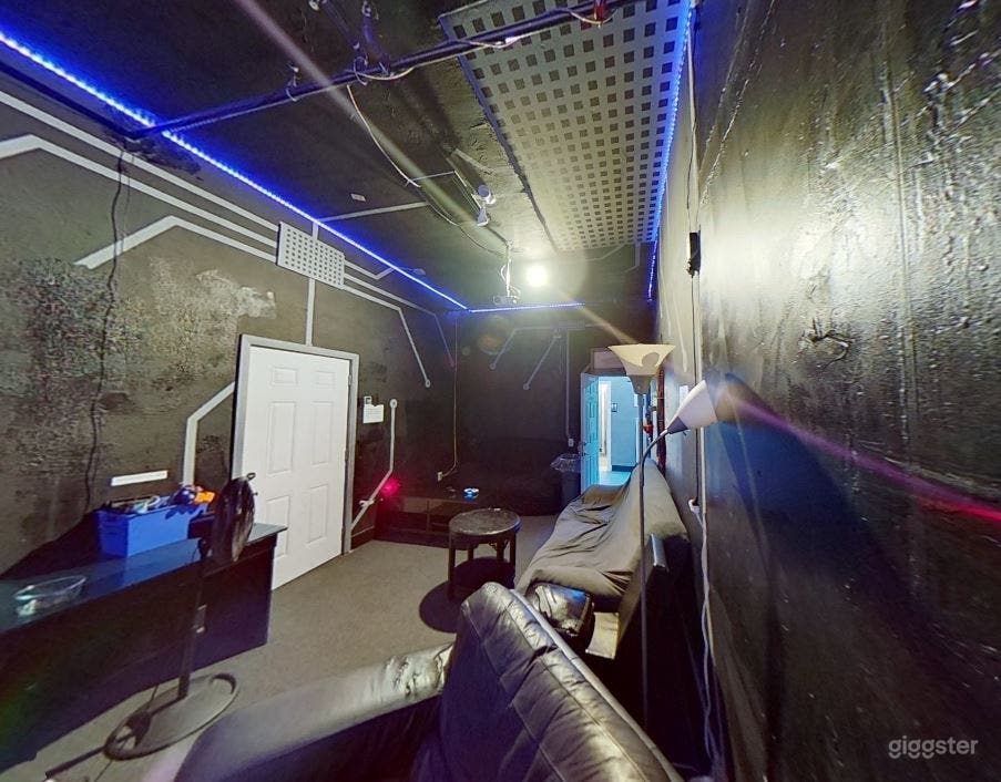 Projector Room in Los Angeles Photo 3