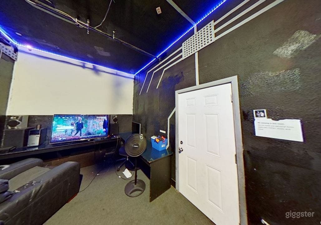 Projector Room in Los Angeles Photo 4