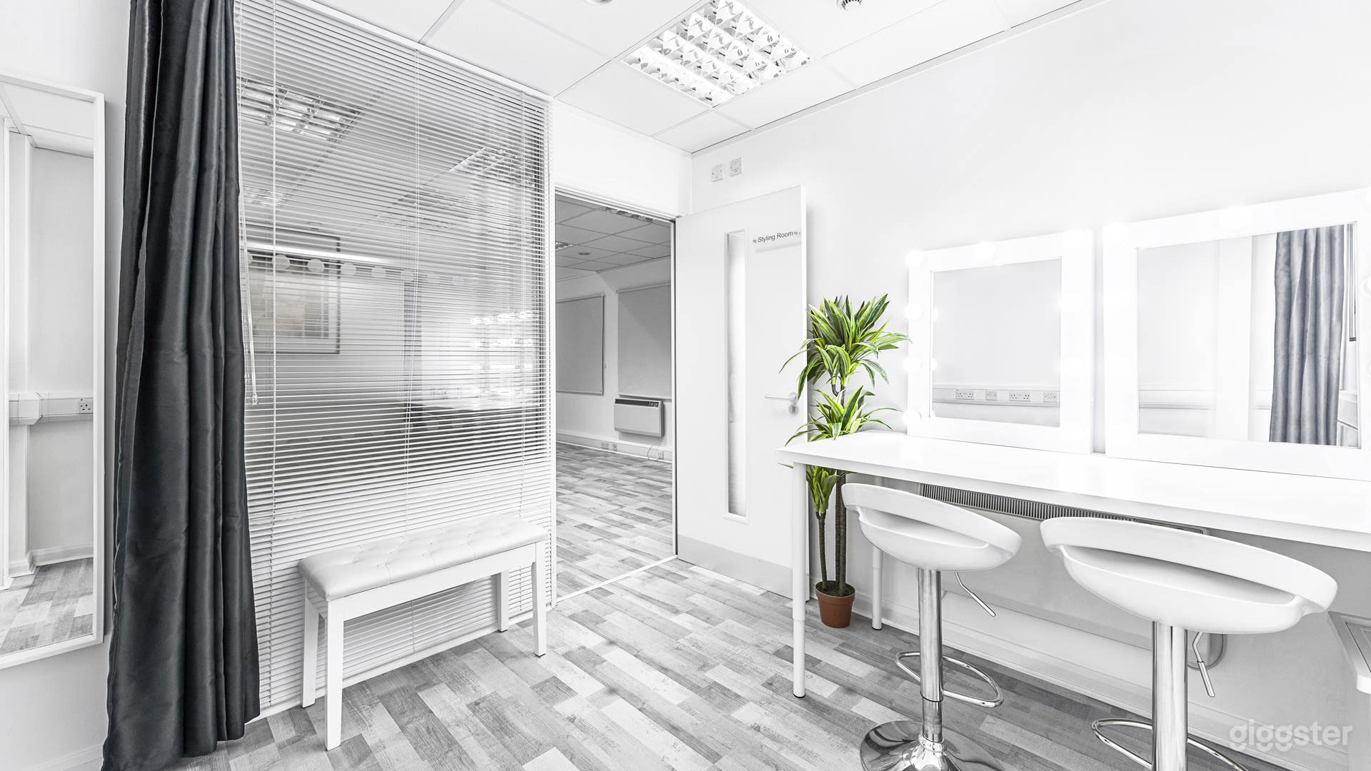 S3 Royal Arsenal Shoots Photo 2