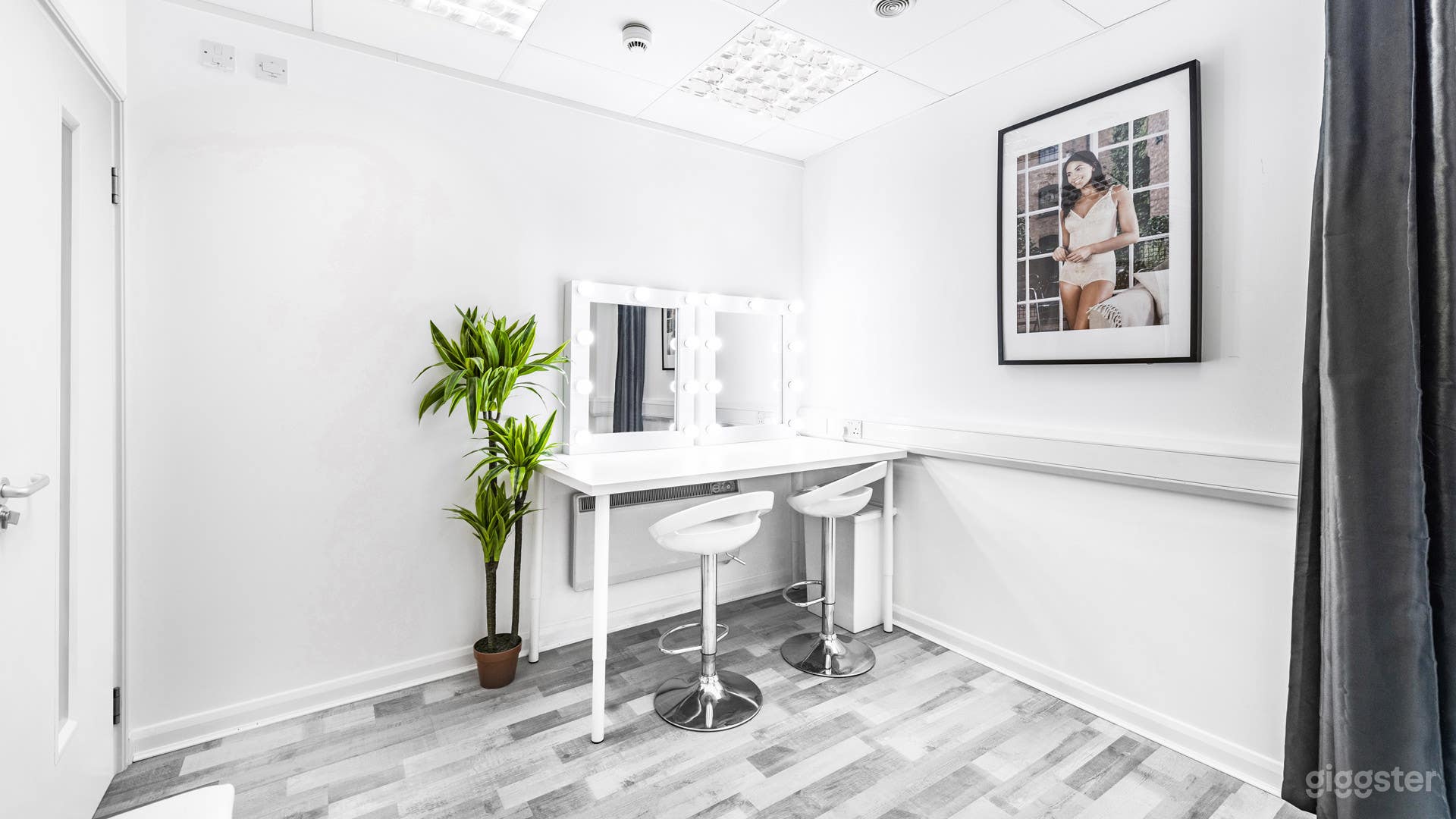 S3 Royal Arsenal Shoots Photo 4