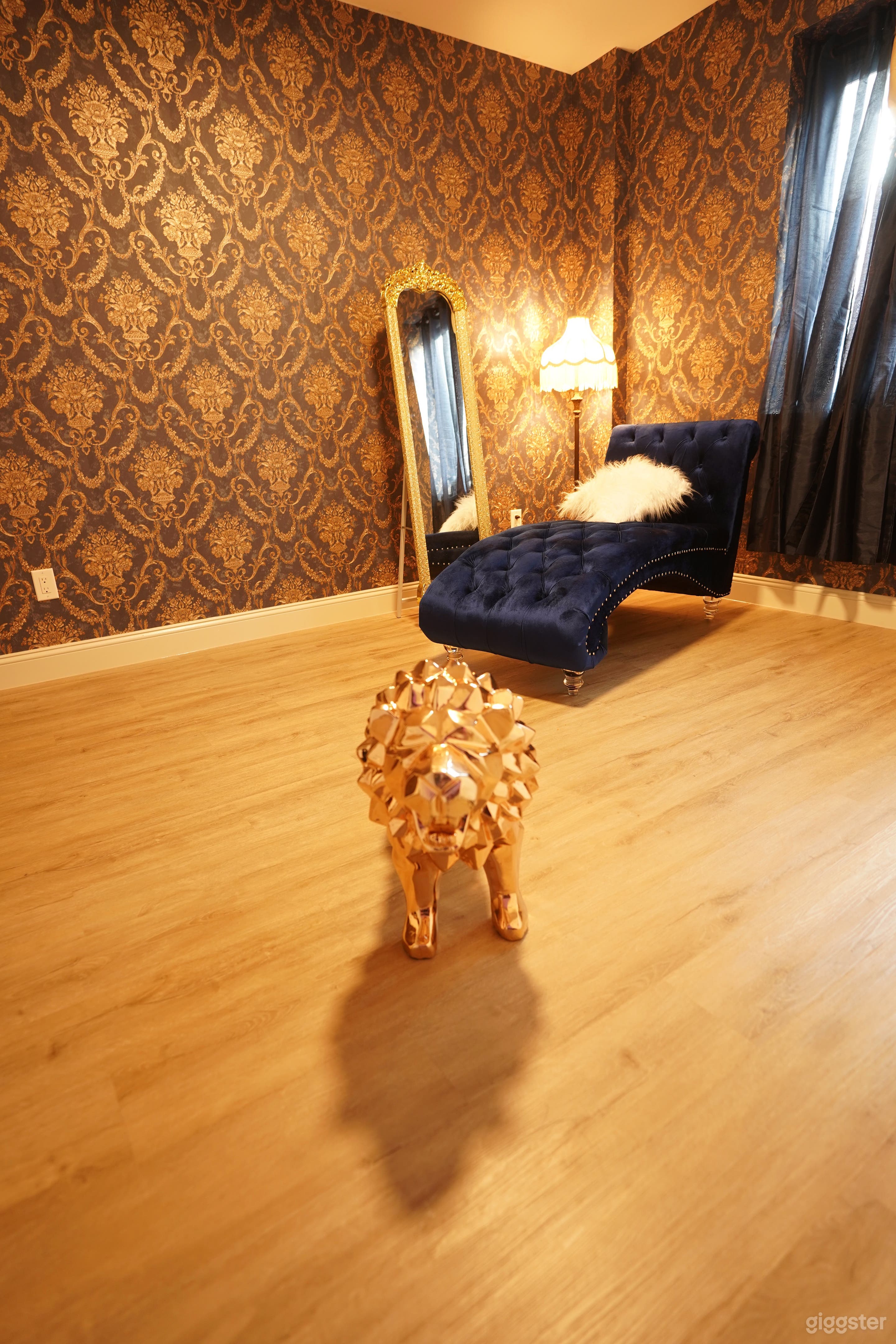 Spacious 2 bed/2 bath 7th Floor 3 Unique Rooms Photo 4