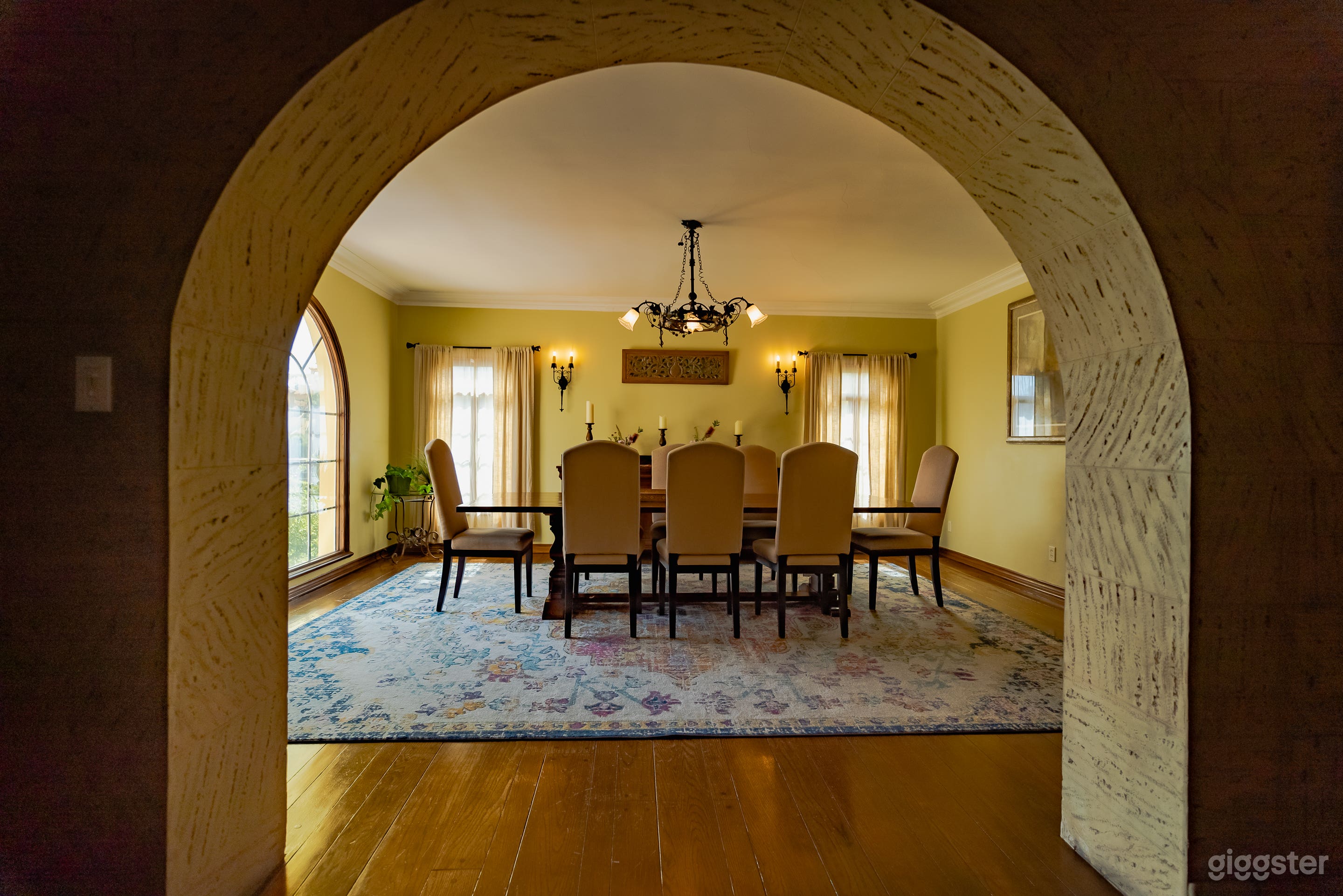 1930's Mediterranean Estate + Recording Studio Photo 4