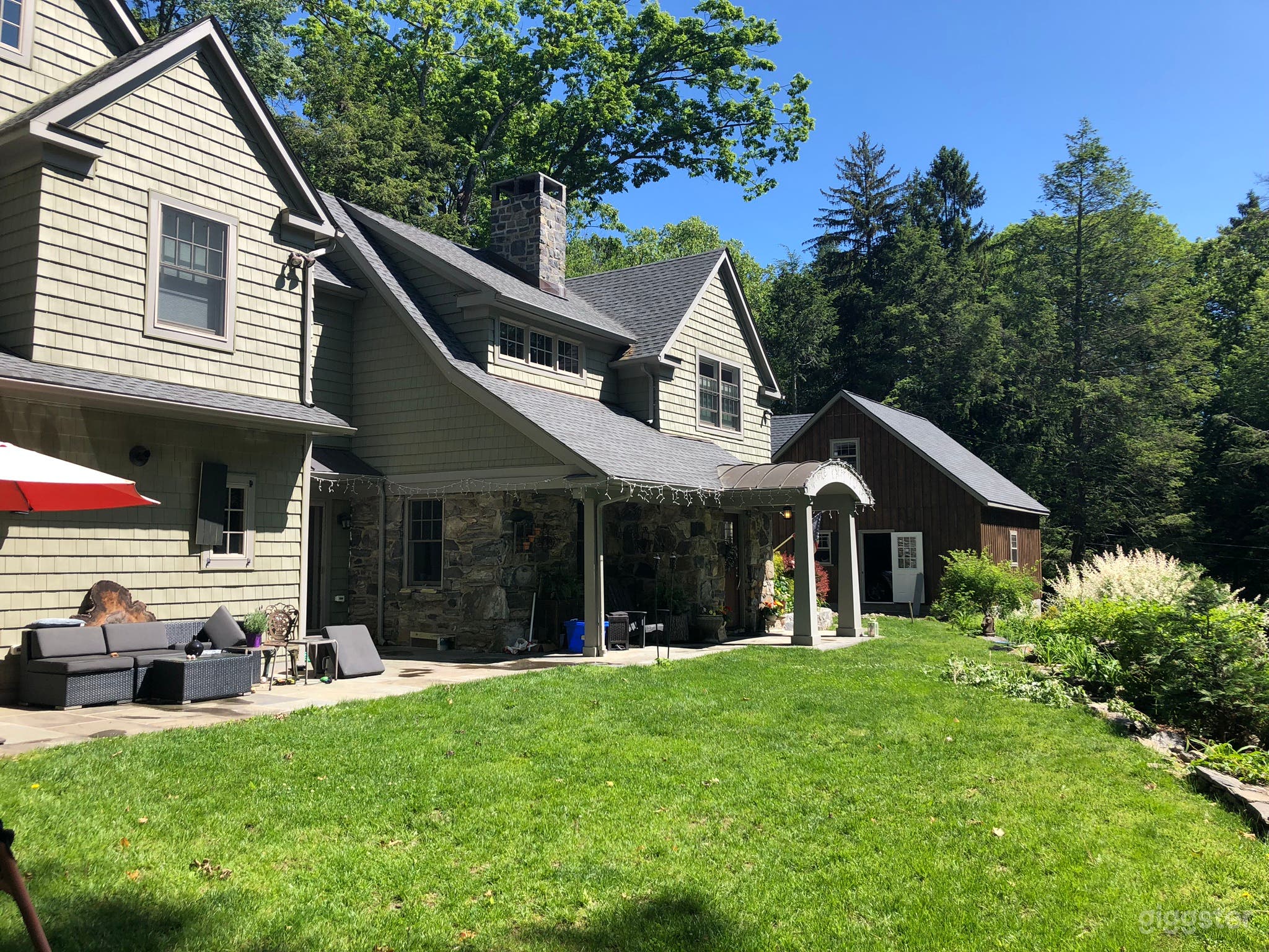 Country Stone House Photo 1