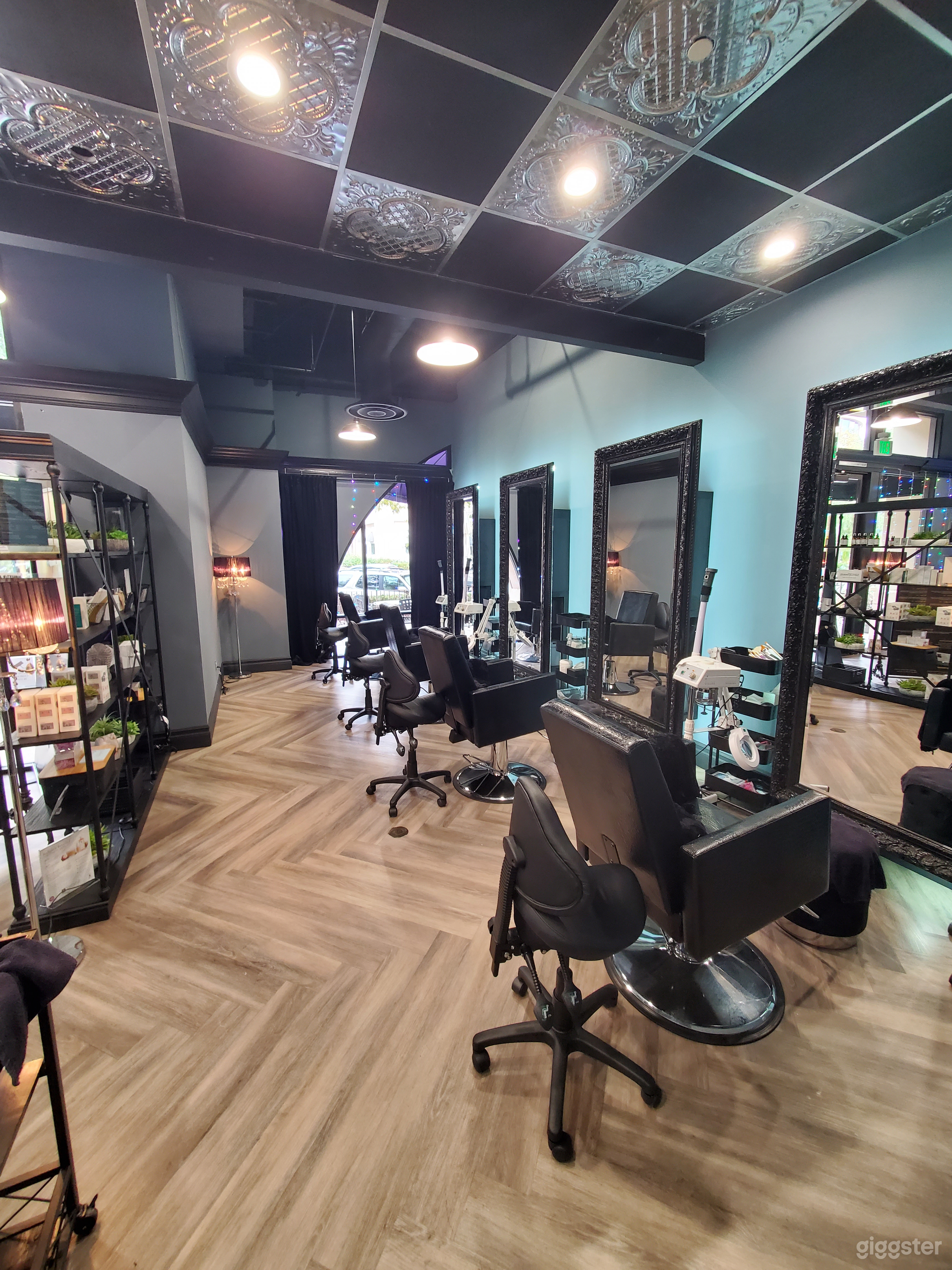 Gothic Zen Skincare Salon, Valencia, California Photo 4