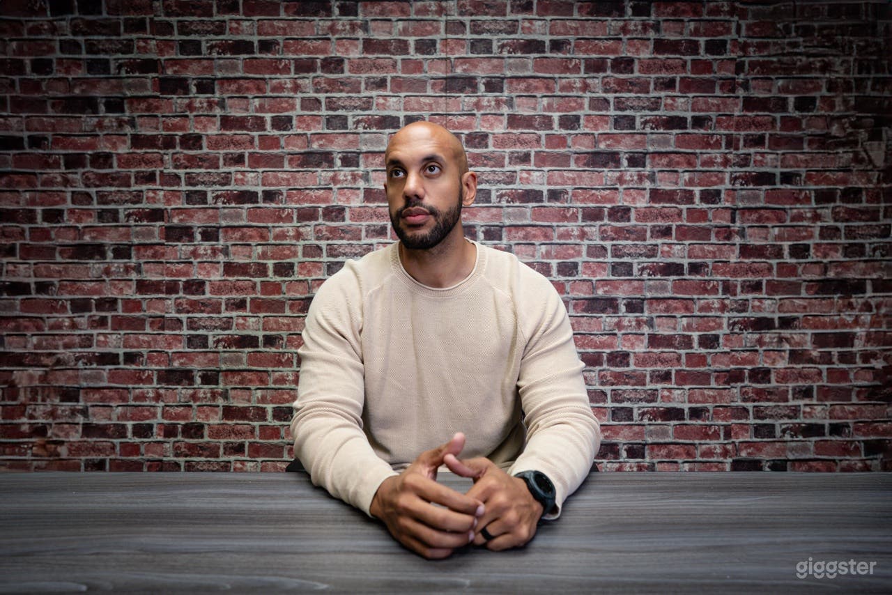 Brick background without props