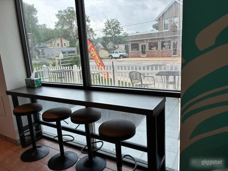  Vibrant Ice Cream Shop 