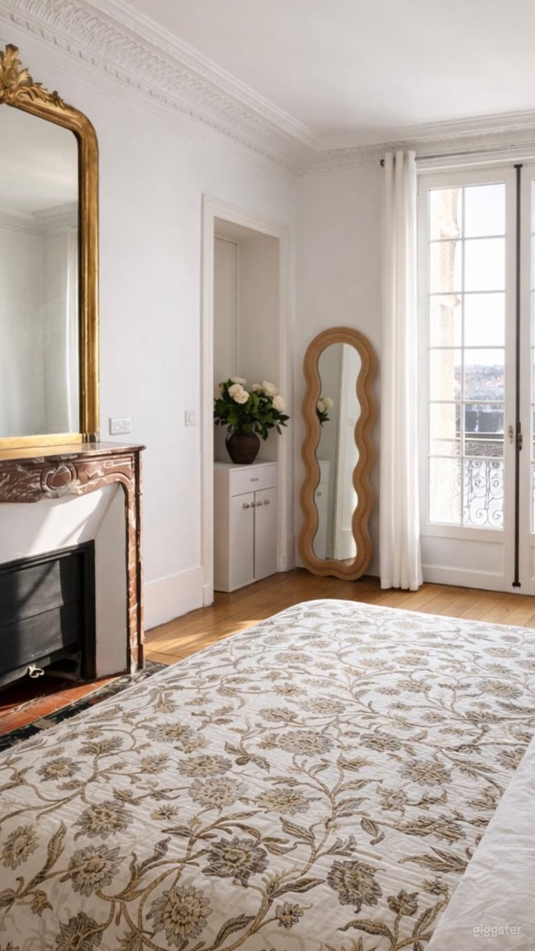  Sublime appartement haussmannien très lumineux 
