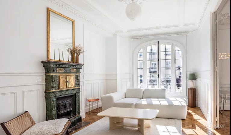  Sublime appartement haussmannien très lumineux 
