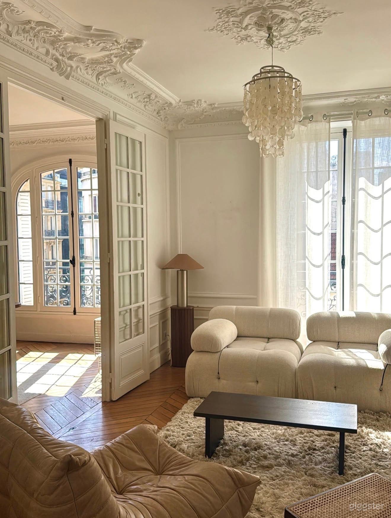 Photo de Sublime appartement haussmannien très lumineux 3