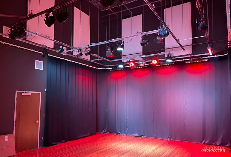  Gran sala de ensayo con pantalla verde 
