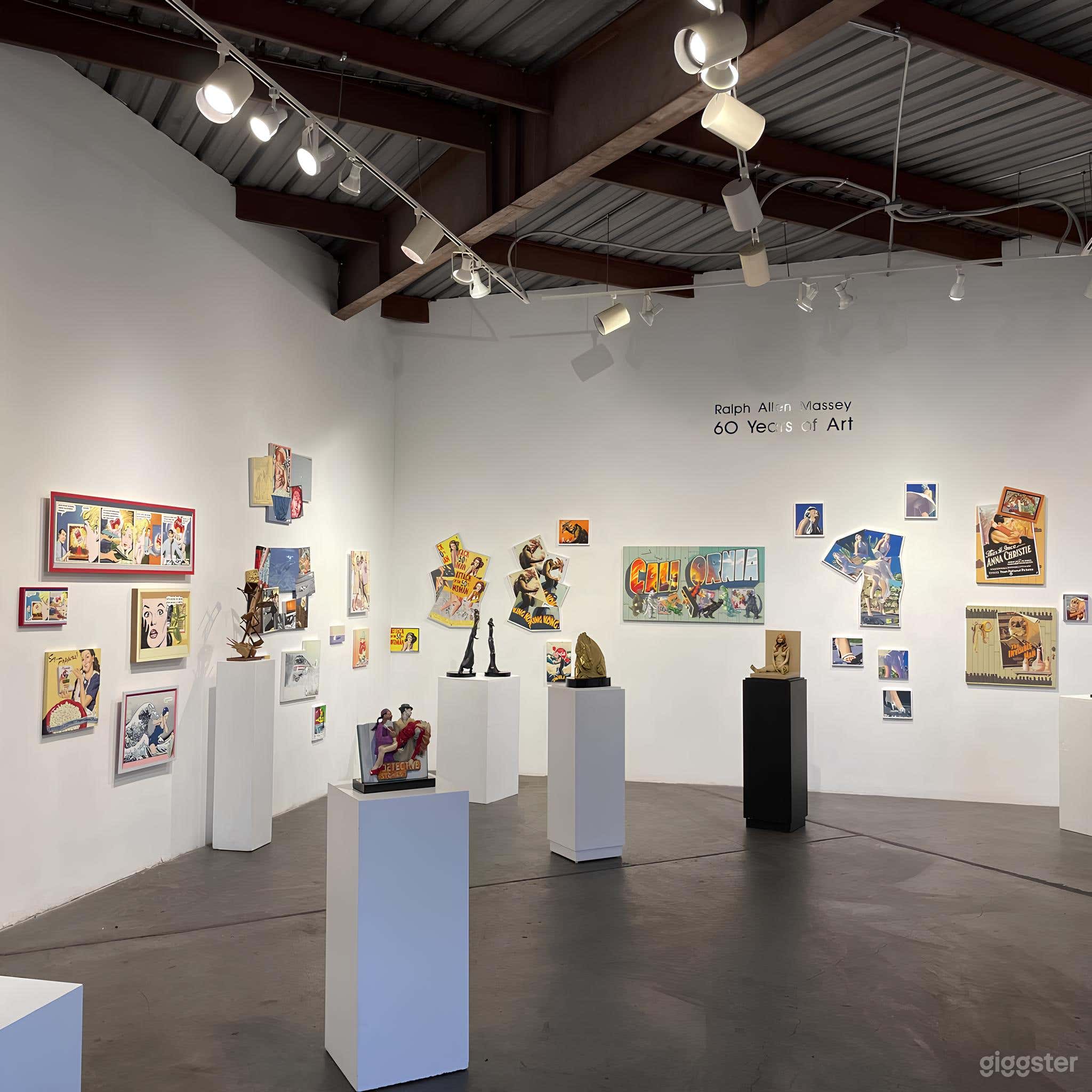 Versatile Modern Art Gallery Photo 3