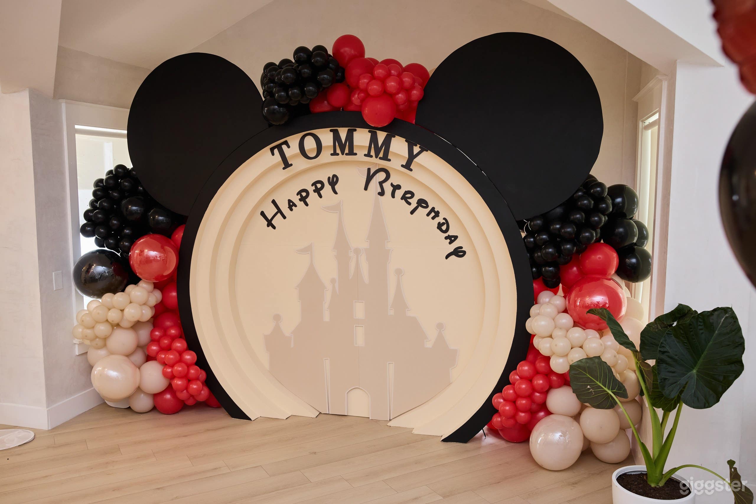 Event space for social and corporate events, photoshoots Photo 4