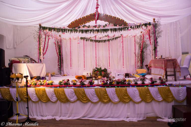  Hall Hire: Versatile, High Ceiling, Stage Venue 