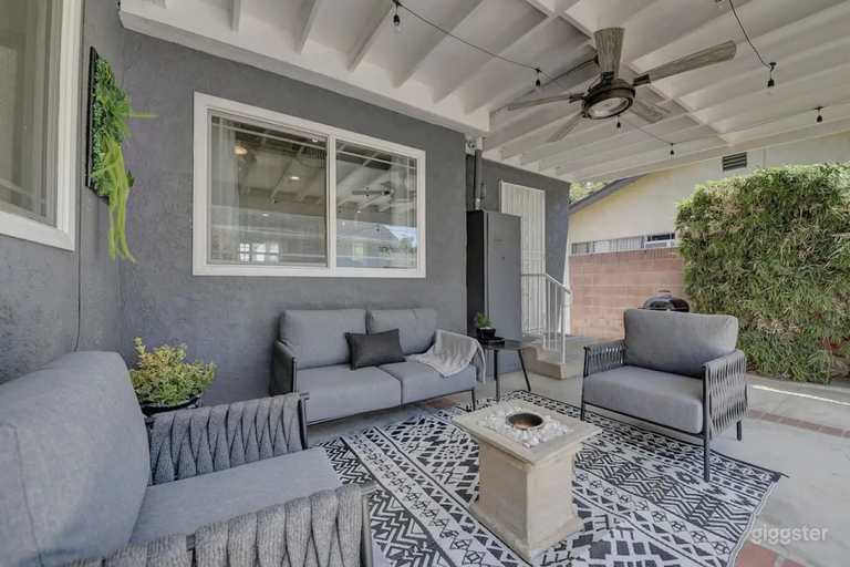  Cinderella's Castle: Magical 2BR Castle with Zen Backyard & Disneyland! 