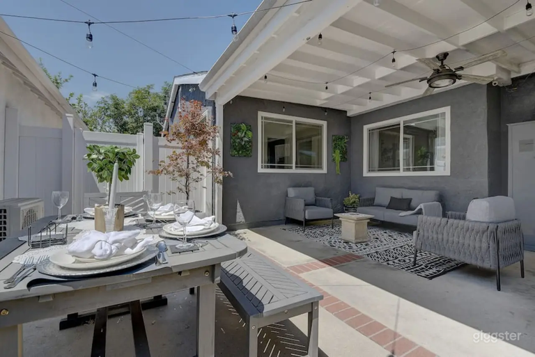  Cinderella's Castle: Magical 2BR Castle with Zen Backyard & Disneyland! 