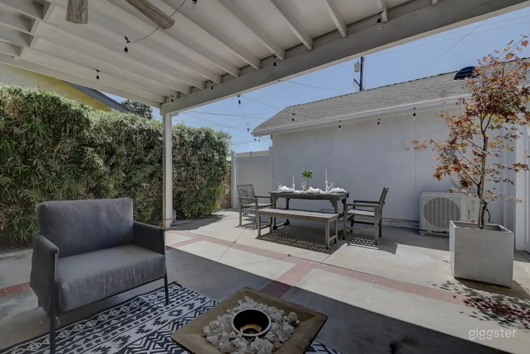  Cinderella's Castle: Magical 2BR Castle with Zen Backyard & Disneyland! 