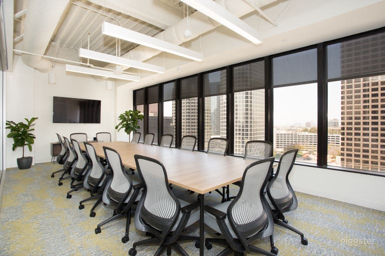  Venice Conference Room - Meeting Space for 14  