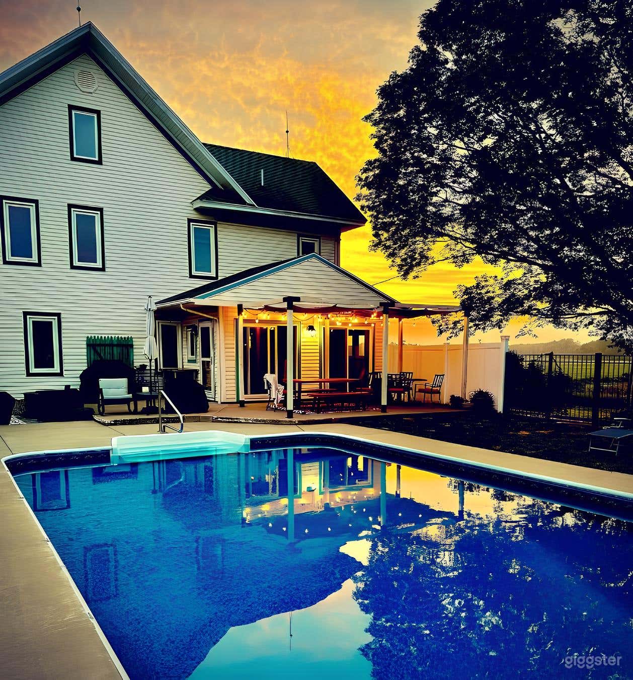 Peaceful Pool Oasis  Photo 3