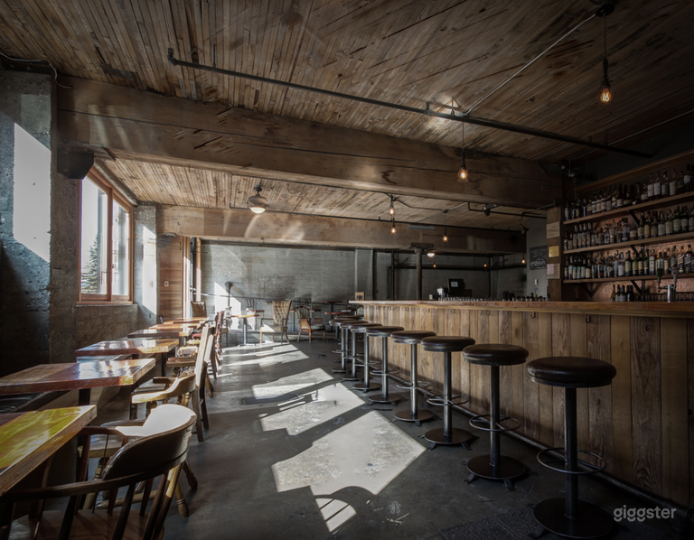  Wooden Designed Bar with Rightly-Crafted Cocktails 