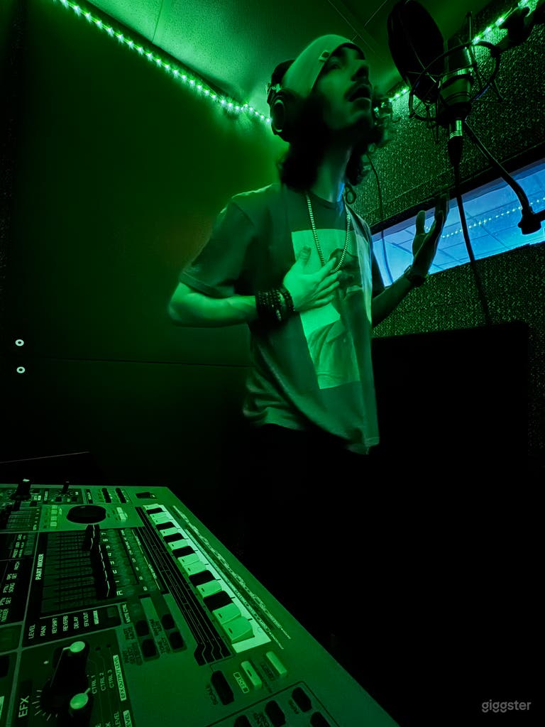  Professional Recording and Production Music Studio 