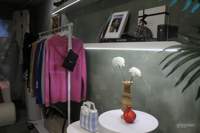  Scenic Modern Downtown Content Townhome with Skyline Views 