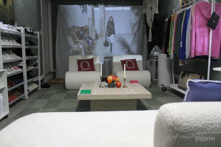  Scenic Modern Downtown Content Townhome with Skyline Views 