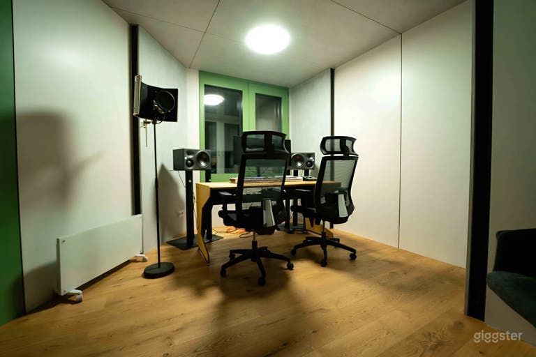  Studio III - Recording & Production Room w/ Quality Gear 