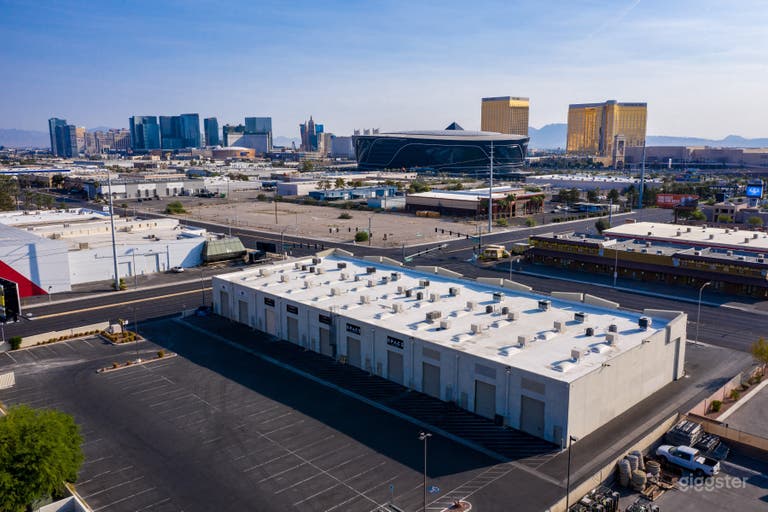  Centrally located near The Strip and Allegiant stadium 