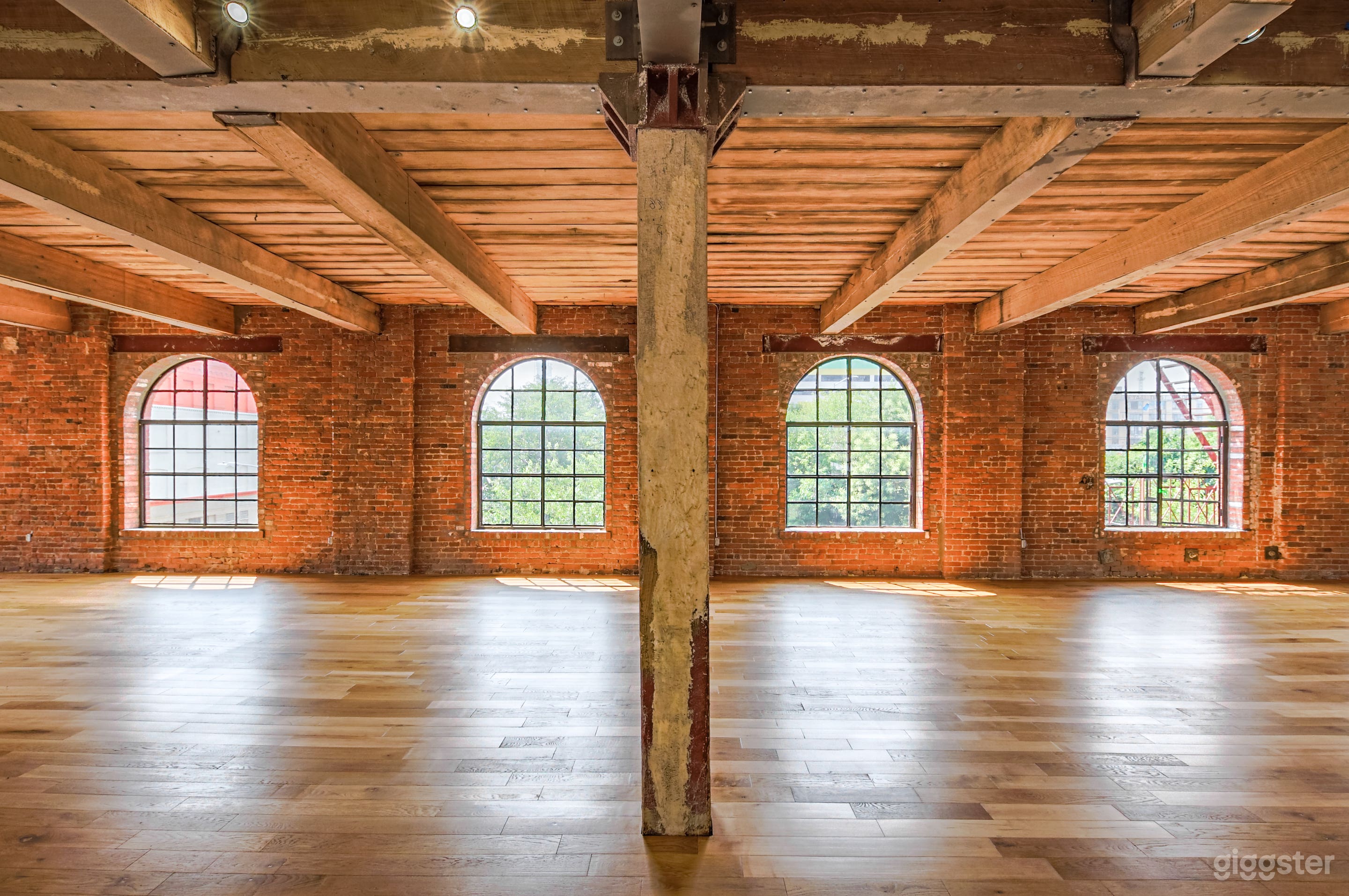 Historic Brick LOFT/Studio Photo 3