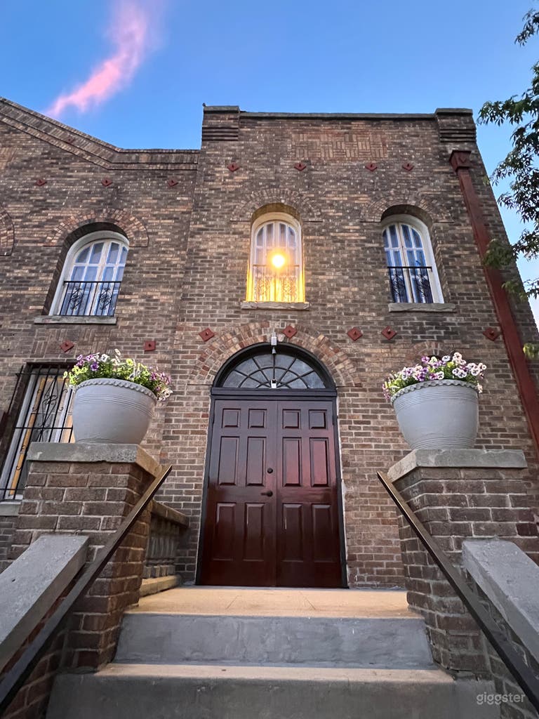 Loft Building / Brownstone / Renovated Church 