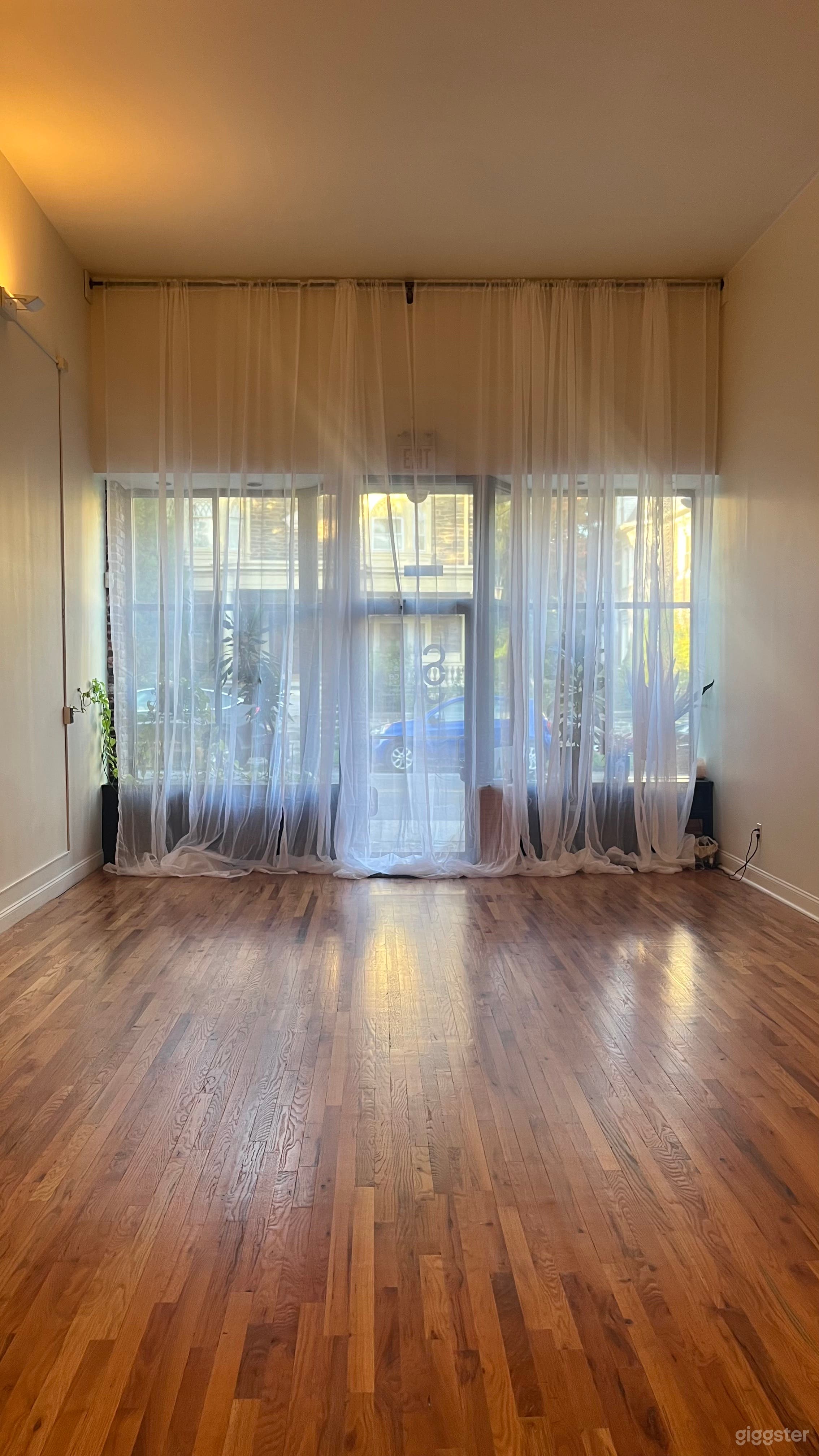 Cozy Urban Studio with Natural Light in Germantown Photo 1