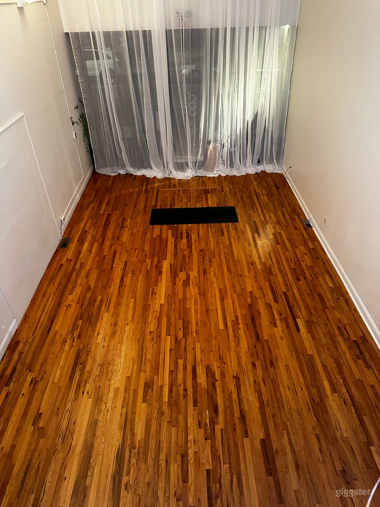  Cozy Urban Studio with Natural Light in Germantown 