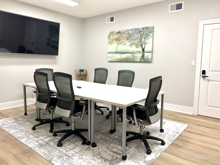 Contemporary Conference Room in Montgomery Photo 1