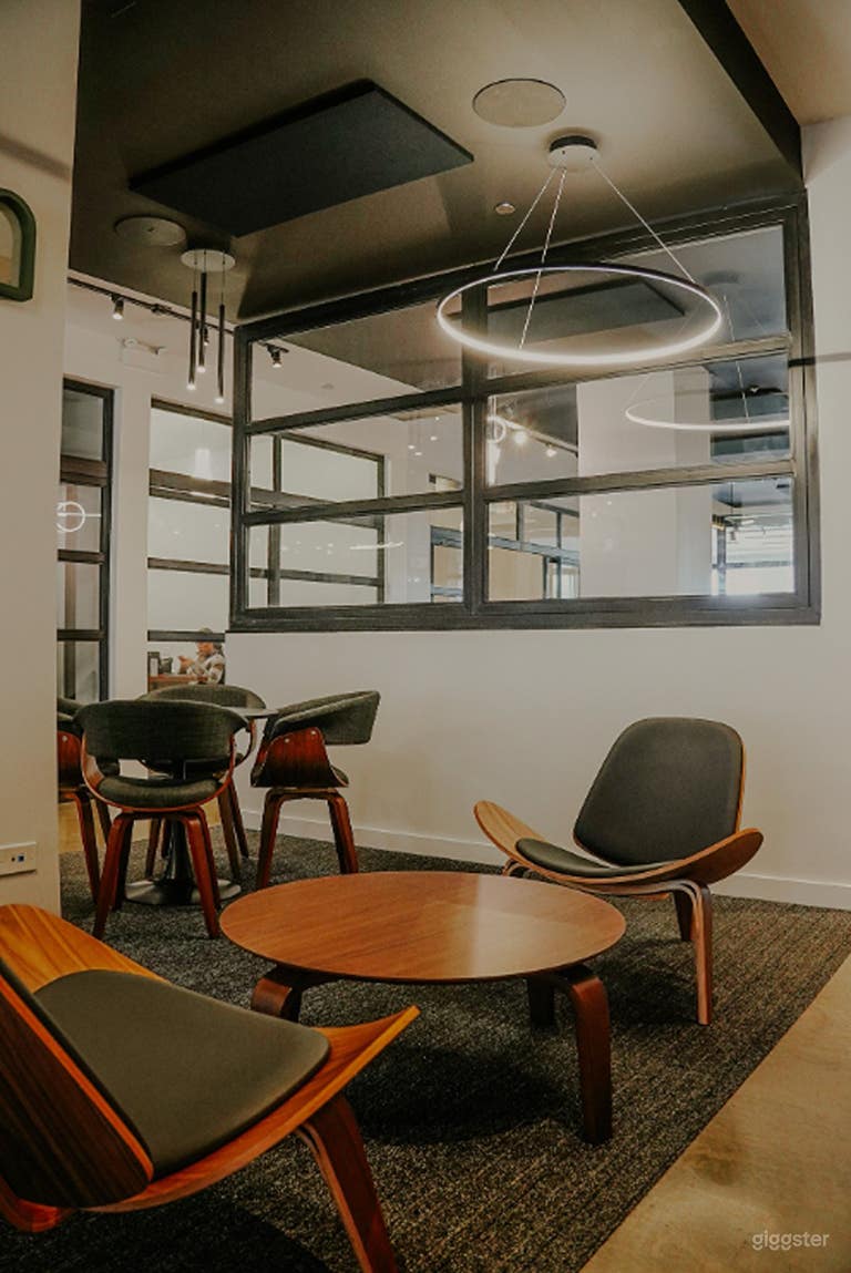 Salon urbain premium & centre créatif 