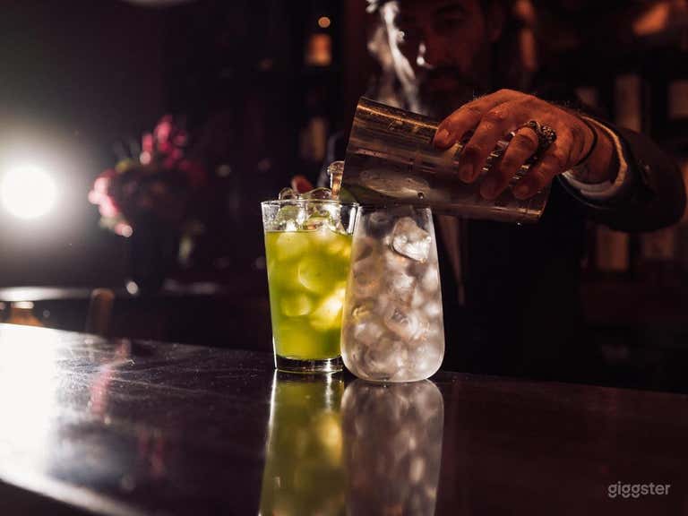  Contemporary Style Bar 