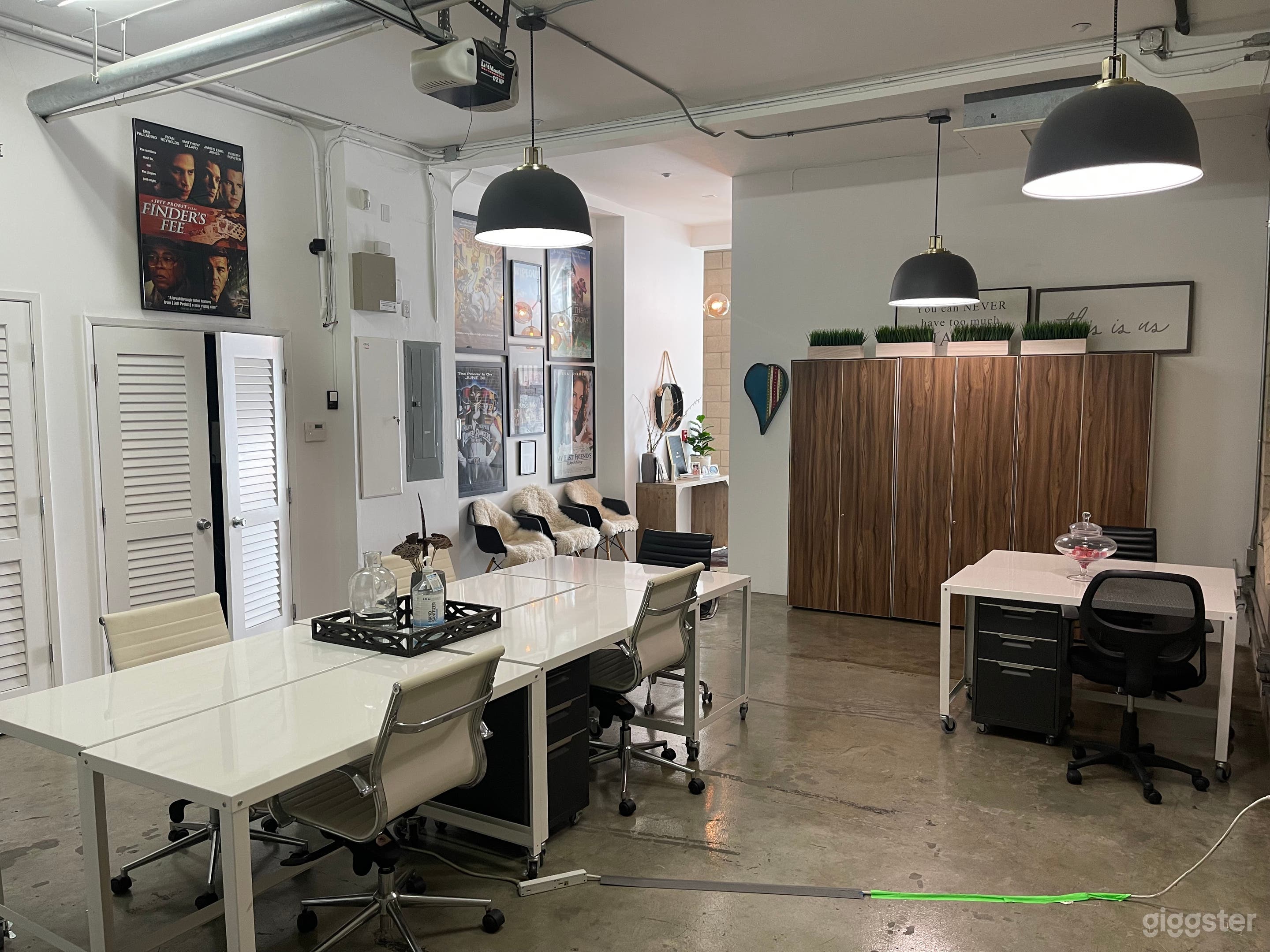 Open 4 story loft at the entrance of Universal  Photo 2