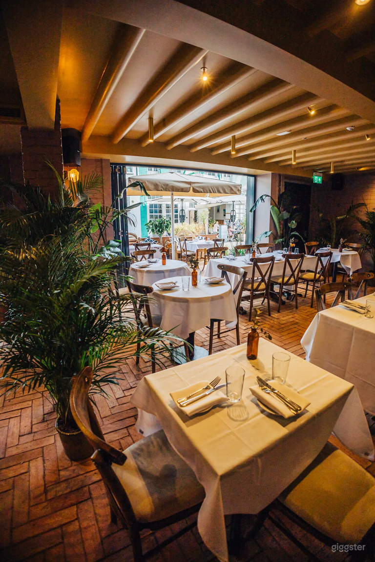  MAIN ROOM WITH TERRACE 