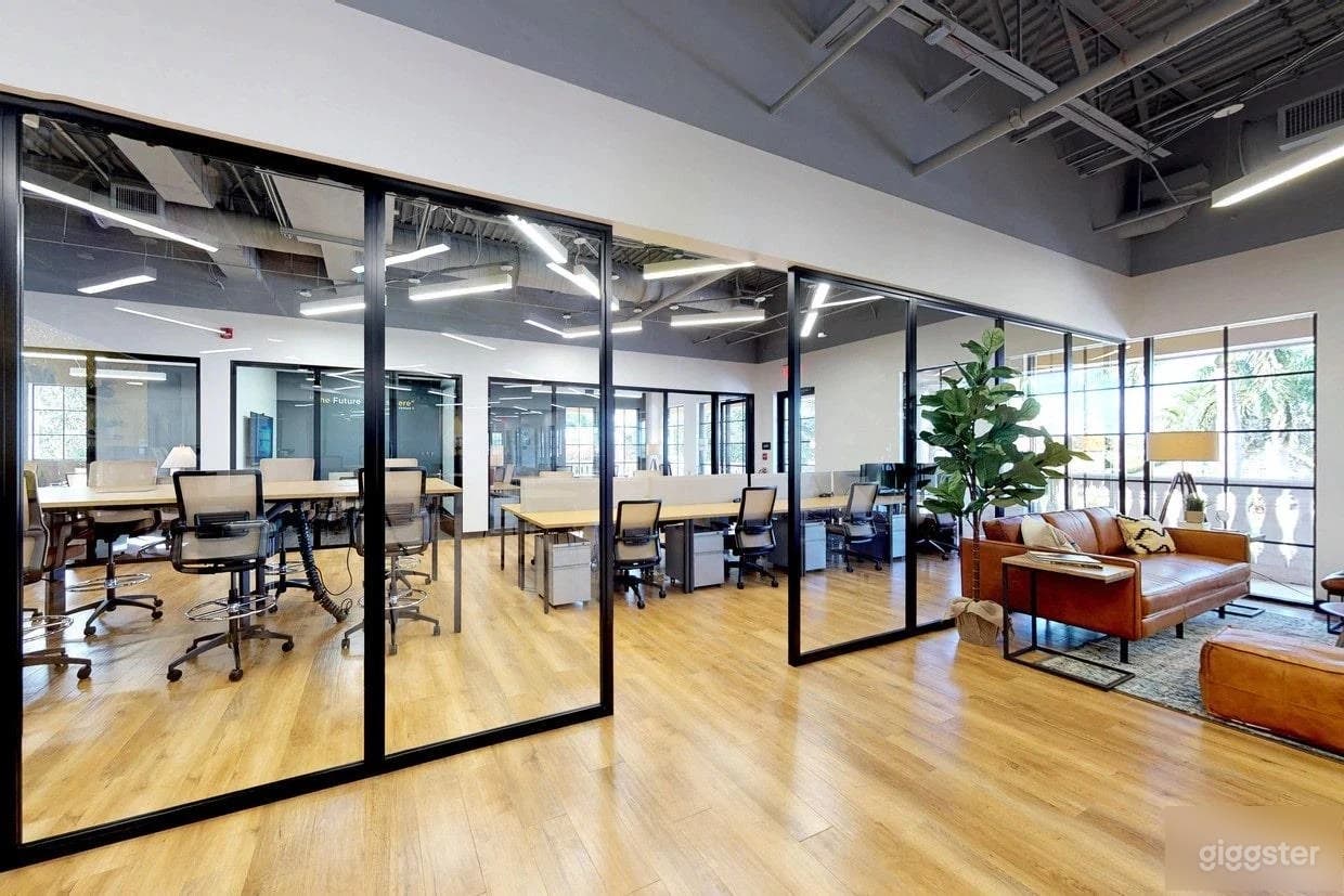 Large Conference Room Photo 3