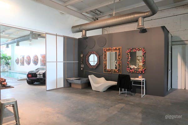  ARTISTIC UNIQUE SPACE 