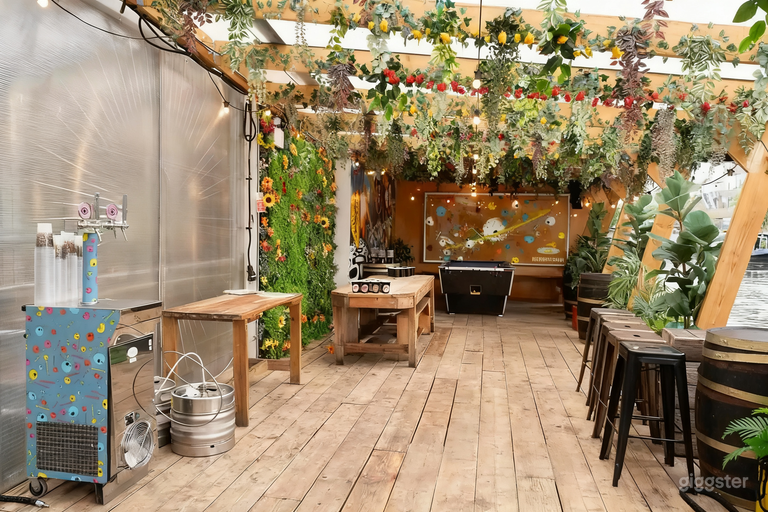  THE ASTRODECK TERRACE 