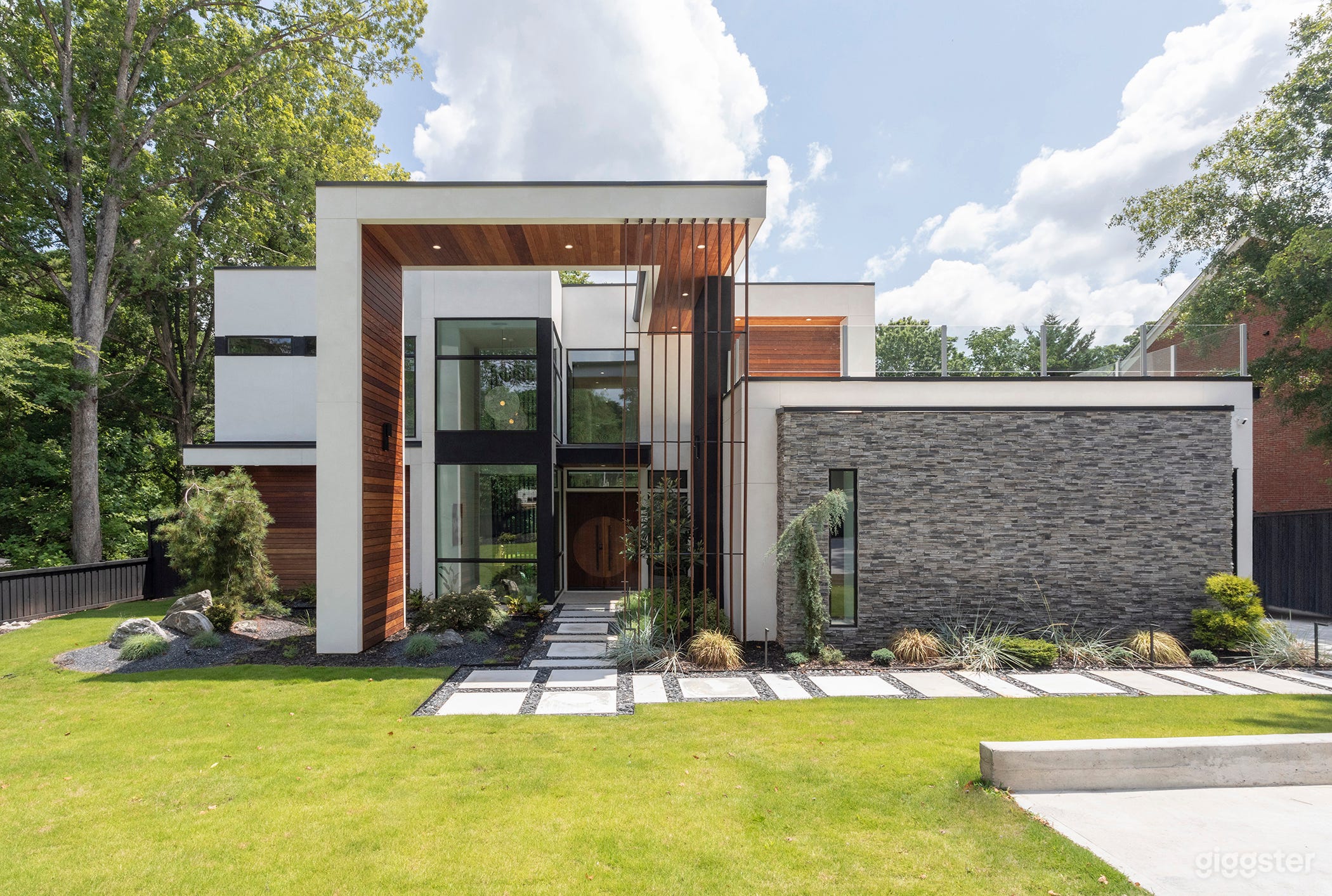 Star Island Modern Home Photo 1