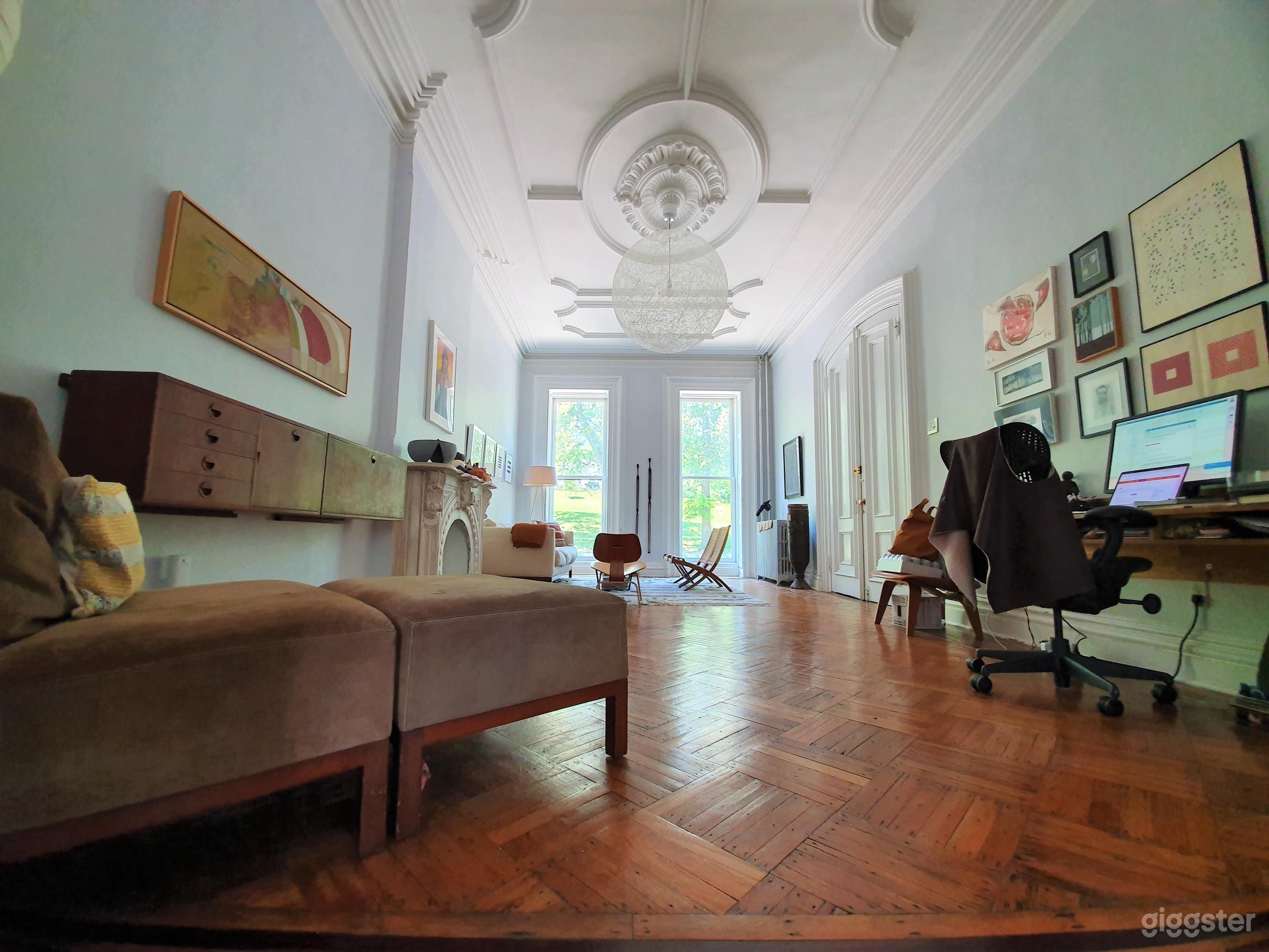 Shapira's Unique Brownstone 1961 Photo 2