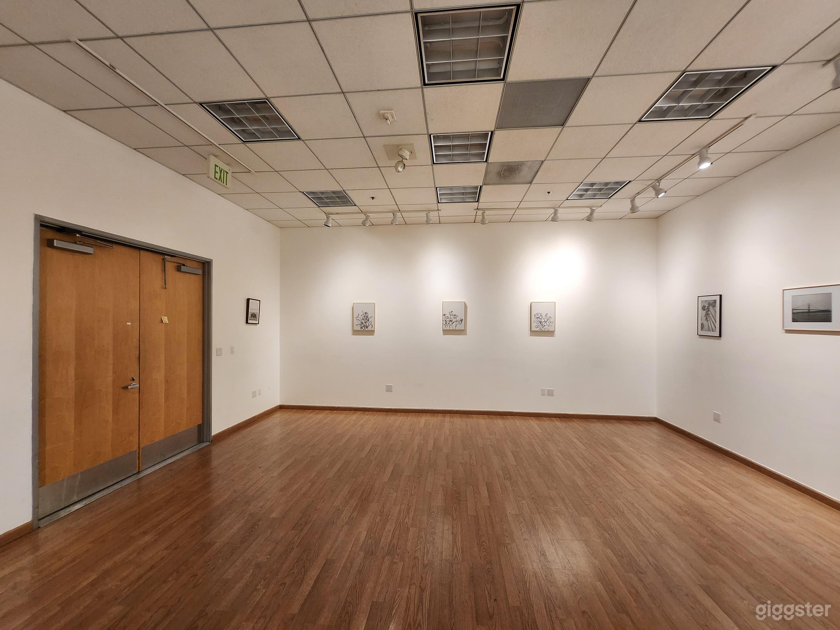 Art Gallery, Beverly Hills ("Show More" for rates) Photo 2