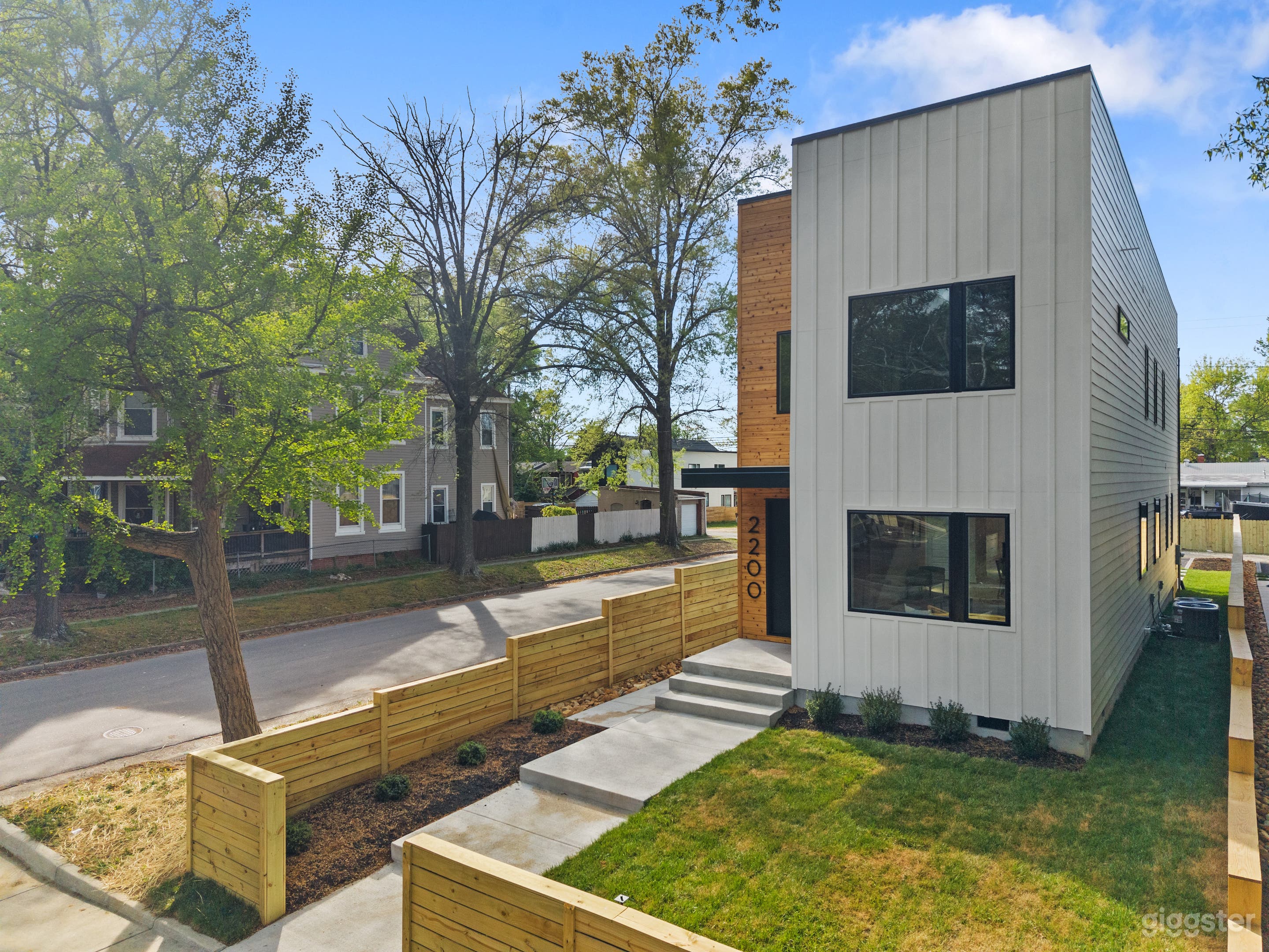Modern Luxury New Construction Home with Designer Finishes Photo 2