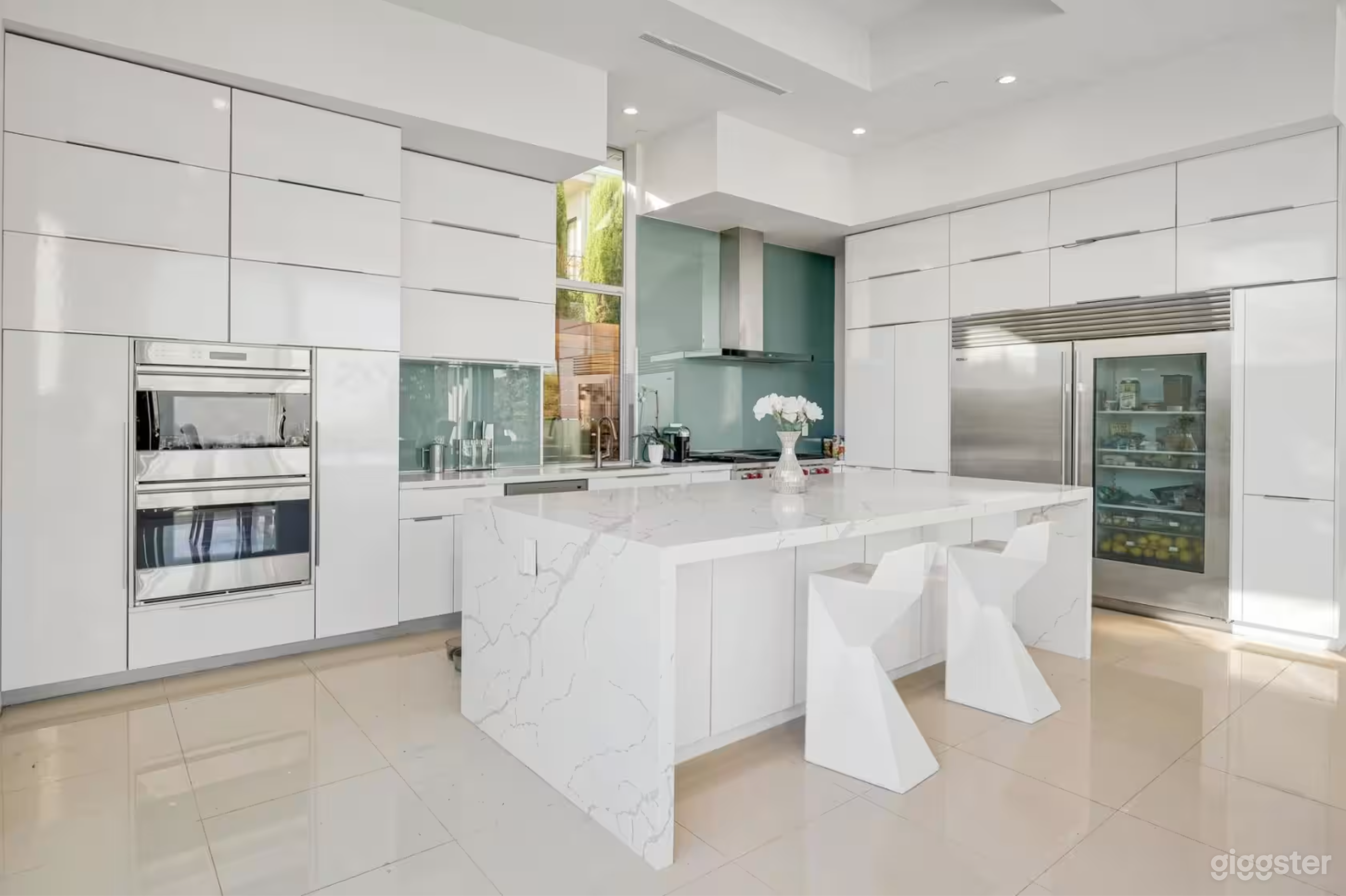 The Olympus with City Views and infinity pool Photo 3