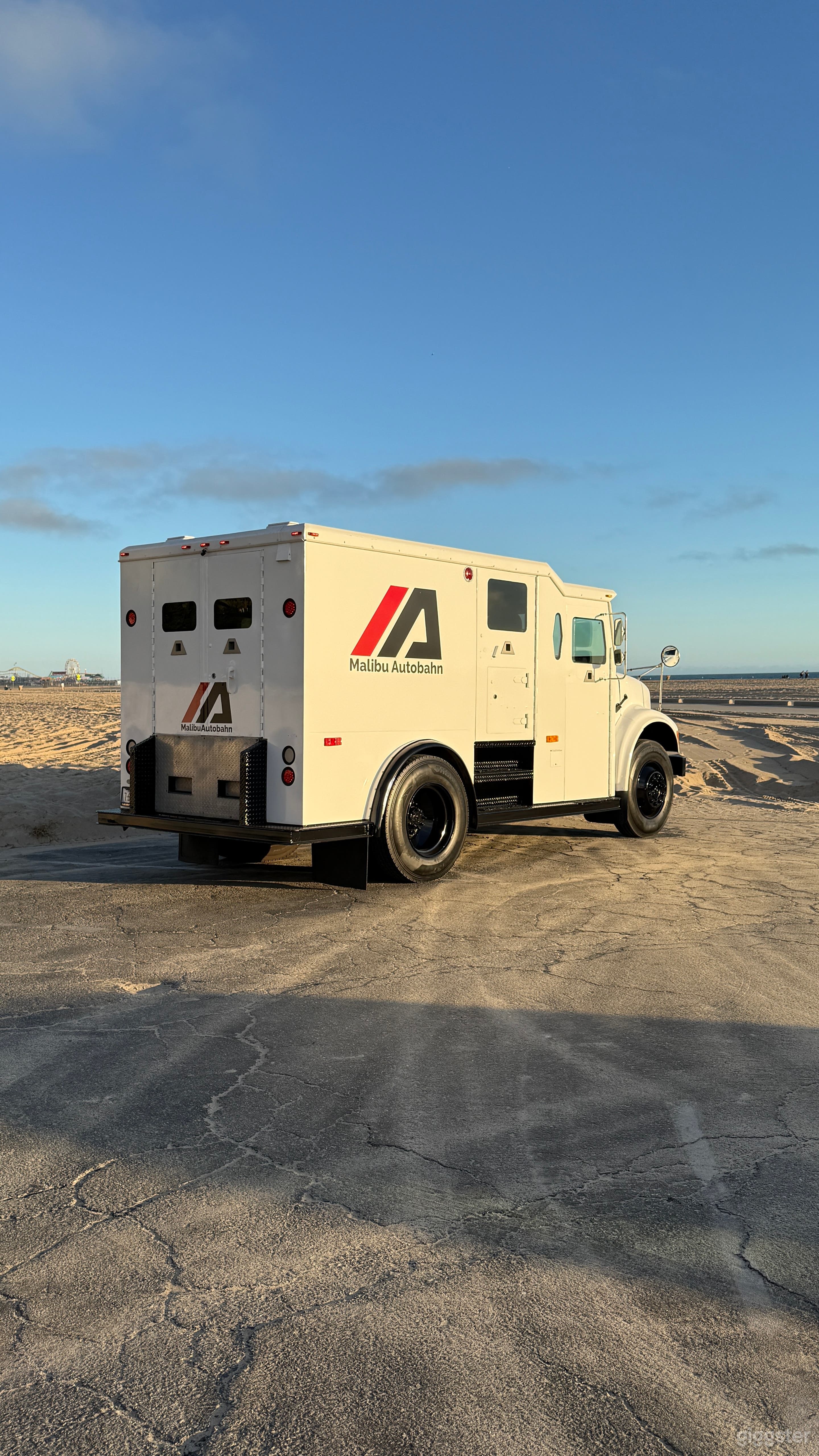 Armored Truck Picture Car Photo 4